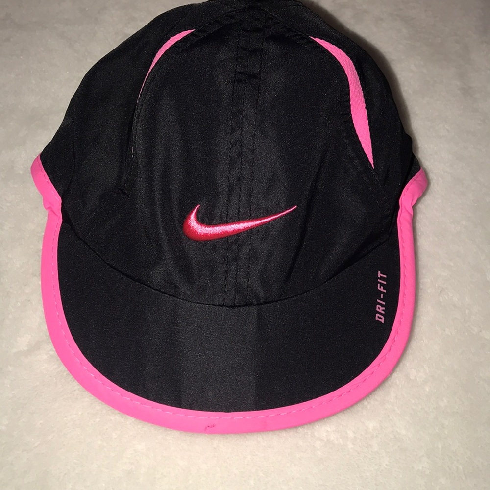 4 for $20 🫶🏻 Nike Cap 4-6x